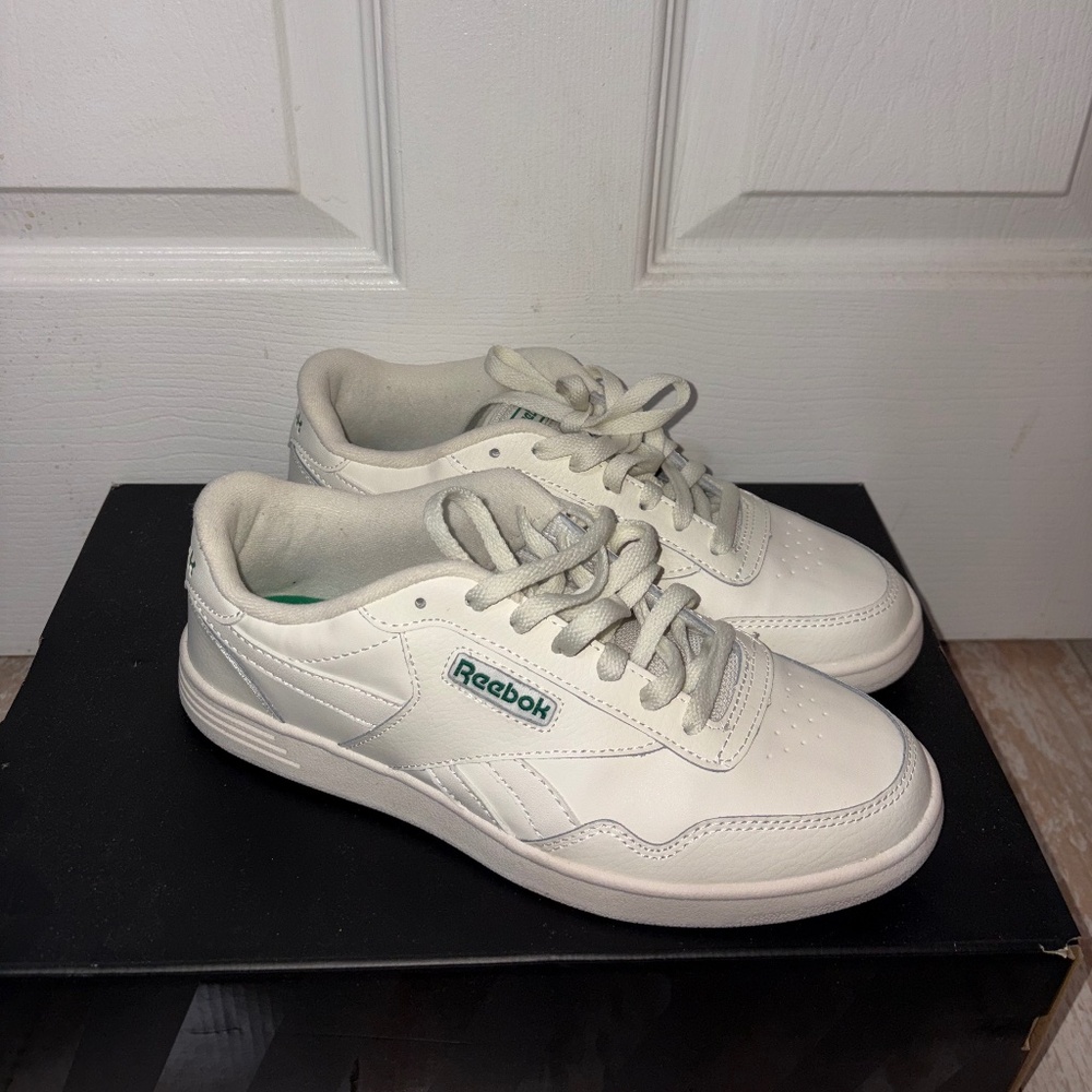 TRENDY REEBOKS
